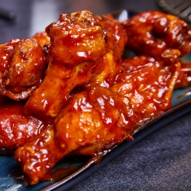 8 Wings with Fries.